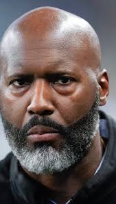 robertporcher91 talking about Coach Fontes' two rules: 1. Don't touch  @barrysanders. 2. Don't be late to meetings … unless you're Barry Sanders  😂 #lions #detroit #prideofthelions