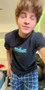 Yo I am Ayden Mekus, 18, Single and crushing 🥰, Likes: Whatever, Disl...