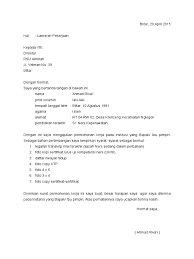 Sebelum ke pembahasan utama mengenai contoh surat lamaran kerja , sebaiknya kita ketahui terlebih dahulu format, cara, dan tips dalam penulisan surat lamaran kerja. Contoh Surat Lamaran Kerja Perawat