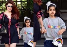 Akshay Kumar All Smiles With Wife Twinkle Khanna And Daughter Nitara See Pics His date of birth is 9th sept 1967.