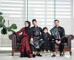 Semua gambar real ye boleh order di www.deprincessa.com atau tekan disini untuk terus ke peplum casabella harga : Hitam Bukan Lagi Hanya Untuk Upacara Kematian Lihat Selebriti Yang Berani Ni Nona