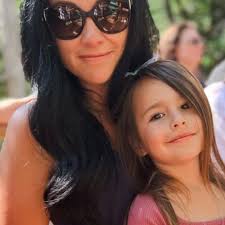 Who can recommend a tattoo artist for a small tattoo in Kelowna this Sunday?