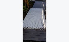 Les fauteuils et le canapé sont livrés avec leur coussin d'assise en polyester 180g/m2,épaisseur 5 cm en coloris écru. Brise Vue Blanc En Resine Tressee Mobilier Et Equipement D Exterieur Saint Martin Cyphoma