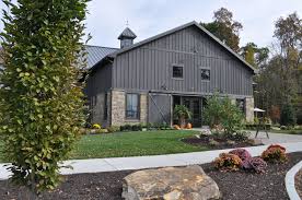 Event Barn In Greenwood In Is Rustic Yet Full Of Modern Amenities And High End Details Throughout Wedding Barn Event Corp In 2020 Blue Sunflower Wedding Rustic Chic House Styles