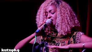 Curly texican fiddles with reckless abandon. Video Live Sessions Melat Speedracer Live At Cactus Cafe