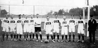 Pita taufatofua, taekwondokämpfer, kajaksportler, langläufer und fahnenträger von tonga, ist zum dritten mal bei olympischen spielen. Olympia 1912 Der Gentleman Sturmer Trifft Zehnmal Dfb Deutscher Fussball Bund E V