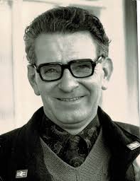 Mr W M Sheridan and his family. He was Mumps Stationmaster from the 1920's.