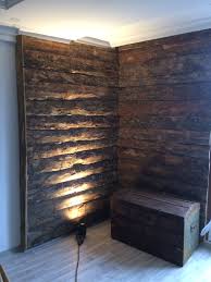 Bir duvar ahşap kaplı her zaman çekiciliğine sahiptir ve eşsiz ortamlara şıklık, olup olmadığını otantik odun veya onu sadakatle taklit eden malzemeler. Cam Kabuk Duvar Kaplama Ev Ic Tasarimi Ev Icin Ic Tasarim