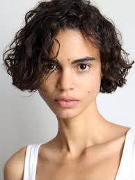 Mariana Santana's Instagram, Twitter & Facebook