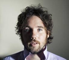 Kevin Drew: Socialising Solo