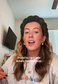 ELISE HOPE (@liseegriffin)'s videos with REVOLVING DOOR