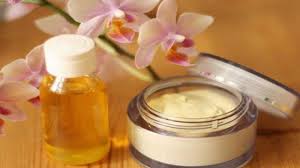 Preparare la crema di mandorle fatta in casa è molto semplice: Crema Corpo Idratante Fatta In Casa Idee Green