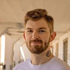 Hire Tim Montileone-Comedian