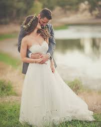 Wedding Chicks On Instagram Romantic Wedding Photo Photography By Essencephotog Ca Wedding Photos Poses Romantic Wedding Photos Wedding Picture Poses