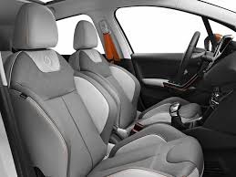The car is with 1193 ccm, 81 kw (110 hp) at 5500 rpm engine. Peugeot 208 Roland Garros El Tenis Vuelve A Peugeot Motor Es