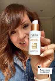 Isdin Fotoprotector Fusion Water Magic Repair