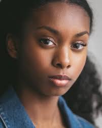 Olivia Isaacs's Instagram, Twitter & Facebook