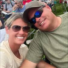 Telling my boss I'm dressing up as a ghost for Halloween 👻 So if you don't  see me at work this Friday, that's why 🎃