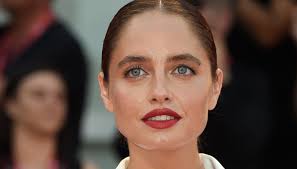 Matilde gioli e giovanni scifoni: Matilde Gioli Gli Inizi Sul Piccolo Schermo Con Gomorra Dilei