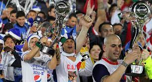 Millonarios no ganaba un título del fútbol profesional colombiano desde 1988 , mala racha que acabó en el 2011 cuando consiguió su segunda copa colombia y terminó de extinguirse con la obtención de su décimo cuarto. Santa Fe Vence A Millonarios Y Gana La Superliga