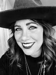 Tanisha Bennett's Instagram, Twitter & Facebook