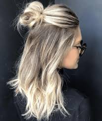 Start with 3 small sections at the top of your head, then begin crossing under, from left to right, keeping one hand really close to the head to keep it nice and tight. 11 Killer No Braid Hairstyles That Will Simplify Your Life In 2021
