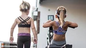 Supportive sports bras are hard to come by, that's why we have rounded up the best sports bras shefit's sports bra is specifically designed to personally fit every body. This Magazine Has Divided The Internet Over A Picture Of Young Girls Exercising Wearing Sports Bras At The Gym W24