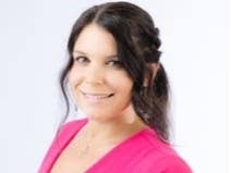 Kelli Carr's Instagram, Twitter & Facebook