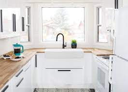 Maybe you would like to learn more about one of these? Bright And Welcoming Kitchen Makeover White Gloss Kitchen Small White Kitchens High Gloss White Kitchen