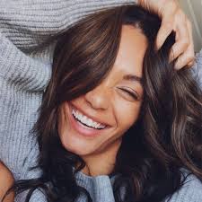 Alexis Cobb's Instagram, Twitter & Facebook