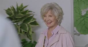 Elle pourrait bien remporter le prix loin des regards, ces deux jeunes se rapprochent et entament une relation, qui pourrait être très belle, s'ils ne s'embourbaient pas dans la peur des. Marie Christine Adam Dans Plus Belle La Vie La Mere D Hadrien Walter Plus Belle La Vie Nouveautes Tele Com