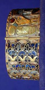 Armband Aus Lapis Und Gold Aus Dem Schatz Der Konigsgraber Tanis Ca 1070 712 B C Feridun Karadag Egypt Jewelry Ancient Egyptian Jewelry Egyptian Jewelry