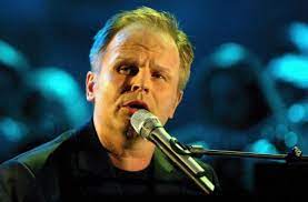 Mensch, released in 2002, is the 20th music release by prominent german rock/pop artist herbert grönemeyer. 55 Geburtstag Herbert Gronemeyer Der Mensch Der Nation Kultur Stuttgarter Zeitung