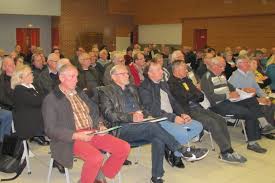 Nous savons tous que les tous que les effets du tabac sont nocifs et qu'ils sont à l'origine de 66 ooo décès chaque année dont 5 ooo dus au tabagisme passif. Interdiction De Fumer Devant Les Ecoles Dans Le Sud Ouest Amienois Le Reveil De Neufchatel