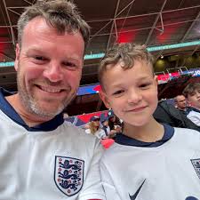 Anyone have a Thule 973 bike rack and brackets to suit a 2006 2.5L highway  star? Happy to collect