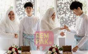  perkahwinan yang melibatkan penyatuan antara dua insan dari golongan berbeza sama ada agama atau bangsa yang juga dipanggil epi s tonolgi c a l. Tak Pilih Rupa Netizen Puji Manisnya Perkahwinan Gadis Melayu Dengan Lelaki Kacukan Chinese British Gempak