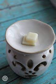A Simple Two Ingredient Recipe To Make Your Own Candle Wax Melts That Smell Amazing Diy Wax Melts Diy Candle Wax Melts Wax Melts Recipes