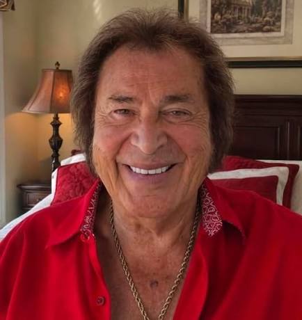 Engelbert Humperdinck's Final Goodbye Is More Heartbreaking Than Fans Realize ▶️ Watch here! soundaura.buzz/engelbert-humperdincks-final-goodbye -is-more-heartbreaki | The Sound of Classical | Facebook