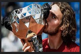 Tenista griego Tsitsipas conquista torneo francés de Lyon