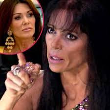 Seuraa käyttäjää carlton gebbia (@carltongebbia), niin näet varmasti hänen jokaisen kuvansa ja videonsa. Carlton Gebbia Defends Lisa Vanderpump Tells Rhobh Castmates To Take The Sticks Out Of Your Arses
