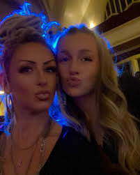 GirlsNight w my mum n daughter to an art show in Pittsburgh. ❤️