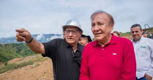 En 1971 desarrolla las obras como ingeniero civil en proyectos de vivienda local. Exalcalde De Bucaramanga Rodolfo Hernandez Sera Candidato Independiente Para 2022