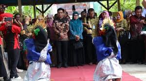 Para pemenang di terima oleh dirjen bigikia dr. Smpn 1 Bulukumba Wakili Sulsel Lomba Sekolah Sehat Tingkat Nasional Tribun Timur
