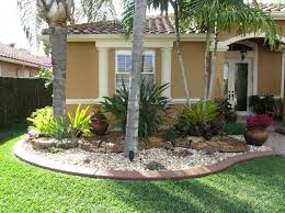 Beautify Your Home With Landscaping Ideas For Front Yard Landscaping With Brom Florida Landscaping Front Yard Landscaping Design Small Front Yard Landscaping