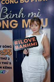 Không một ai trong nhà có thể hiểu, chia sẻ và ủng hộ đam mê làm bánh mì của ông, thậm chí các con đòi từ mặt. Dan Sao Viá»‡t Ä'á»• Bá»™ Táº¡i Buá»•i Ra Máº¯t Phim Banh Mi Ong Mau Táº¡p Chi Ä'iá»‡n Tá»­ Ttv