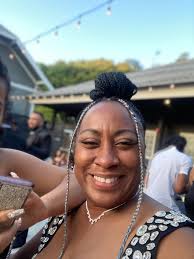 Hello my name is De'Shea. Just popping in to say hello.