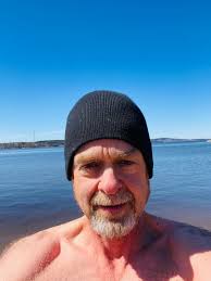 Hey guys! I've been here for a while but don't post often. For solo  dipping, I don't like to break the ice and while I occasionally go with  friends, I really value