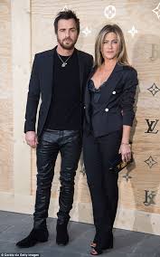 She was dressed for comfort, clad in a forest green hoodie and loose black pants. Jennifer Aniston Is Casual In Paris In A Camel Coat Daily Mail Online