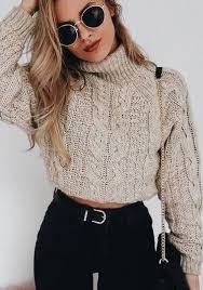 Yeni Sezon Bej Kisa Bogazli Kazak Ve Siyah Dar Yuksek Belli Pantolon Kadin Giyim Kombini Modeli Kadinca Fikir Kadinca Fikir Moda Stil Kiyafetler Tarz Moda