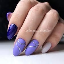 Almond Shaped Nails Blue And White Nails Classic Nails Ideas Manicure 2018 Modern Nails Nails Trends 2018 Oval Nails Plain Nails Blue Nails Modern Nails